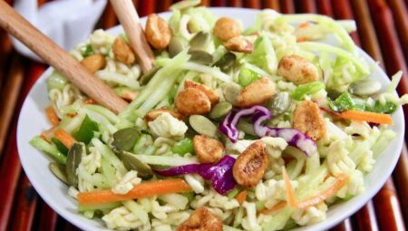 Broccoli and Ramen Noodle Salad