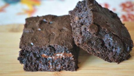 Low-Sugar Date Brownies