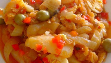 Bacalao a la Vizcaina (Basque-Style Codfish Stew)