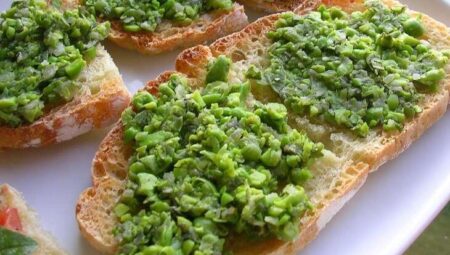 Bruschetta with Peas and Mint