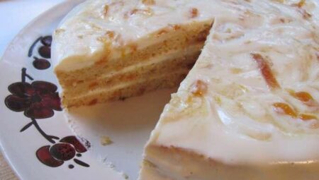 Russian Sour Cream Cake